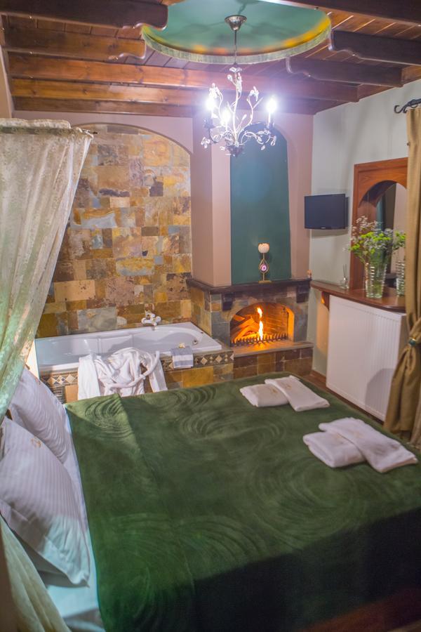 Morfeas Guesthouse Káto Loutrákion 외부 사진