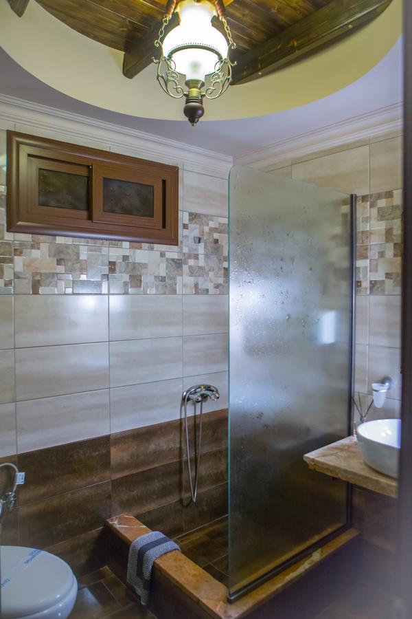 Morfeas Guesthouse Káto Loutrákion 외부 사진