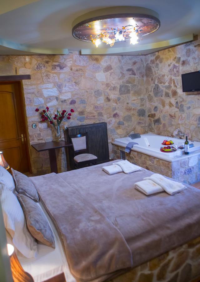 Morfeas Guesthouse Káto Loutrákion 외부 사진